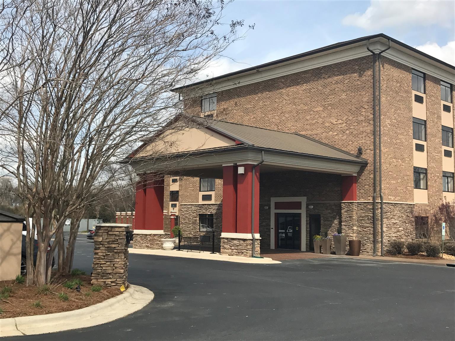 Best Western Plus Pineville-Charlotte South Exterior photo